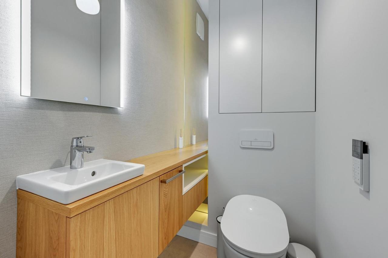 Premium Family & Business Old Town Riverside Apartment With Parking Gdansk Exterior photo